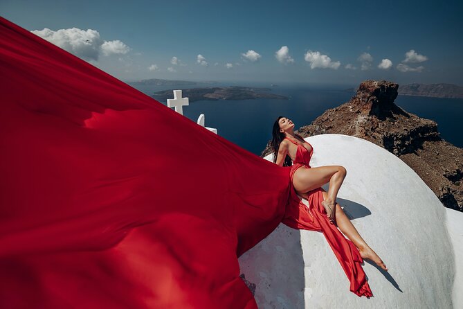 1-Hour Private Santorini Flying Dress Photoshoot - Oia stop: blue domes, Old Castle vibes, and street-level photo magic