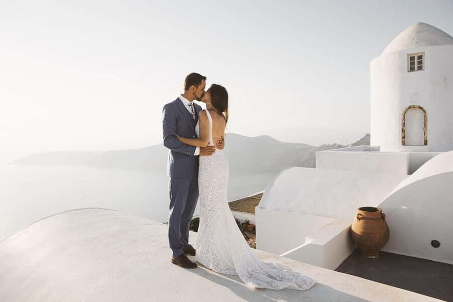 30’ Photoshoot in Oia! 30 edited photos! Effortless & Fun! - Meeting by Pliatsani church: start location and first impression