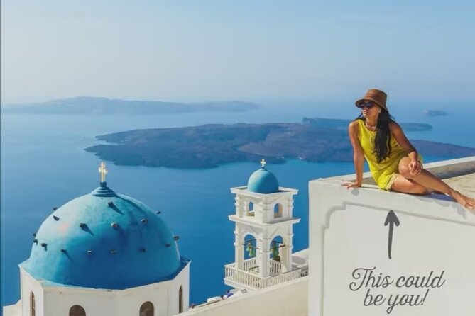 4 hrs PRIVATE island tour and photos, Oia and Blue domes - Stop 1: Oia’s narrow lanes and twin blue domes, with photo support