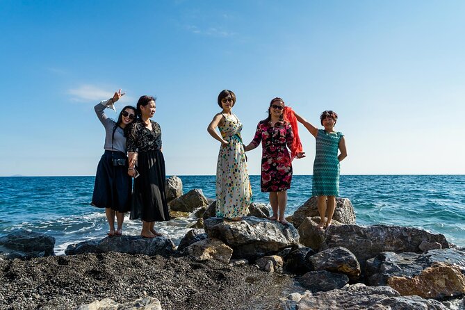 5-hour Private Guided Tour of Santorini - Perivolos Beach for Lunch and a Swim: Black Sand Time You’ll Actually Use