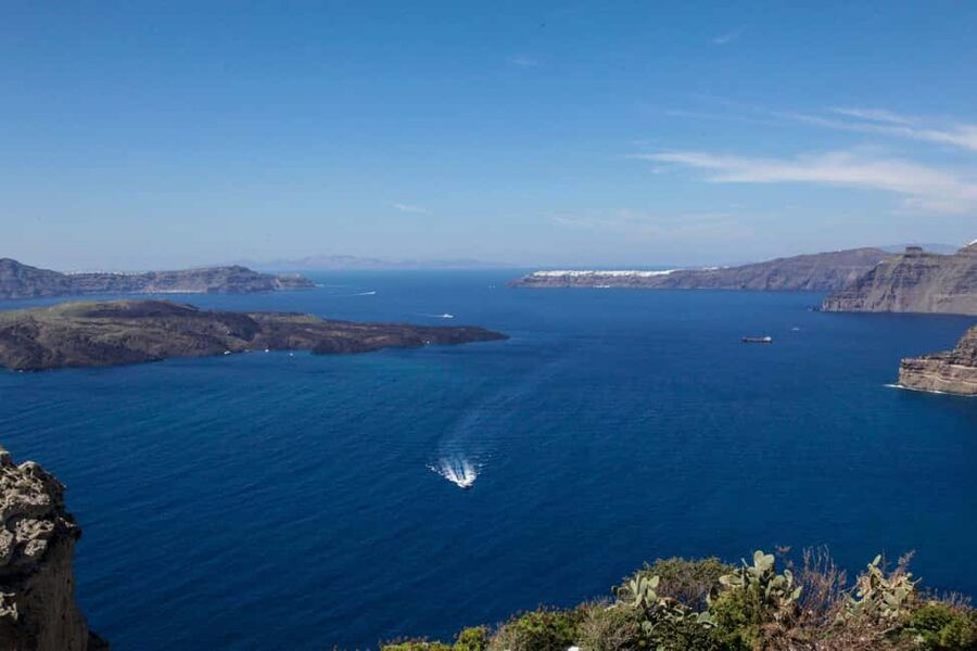 5-Hour Winter Santorini Tour - Pyrgos and the Venetian Castle: hillside village charm and 360-degree views