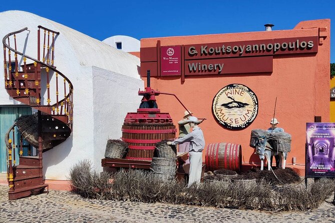 5 Hours Santorini Sightseeing Roundtrip - Castelli of Pyrgos: a high village break from the main rush