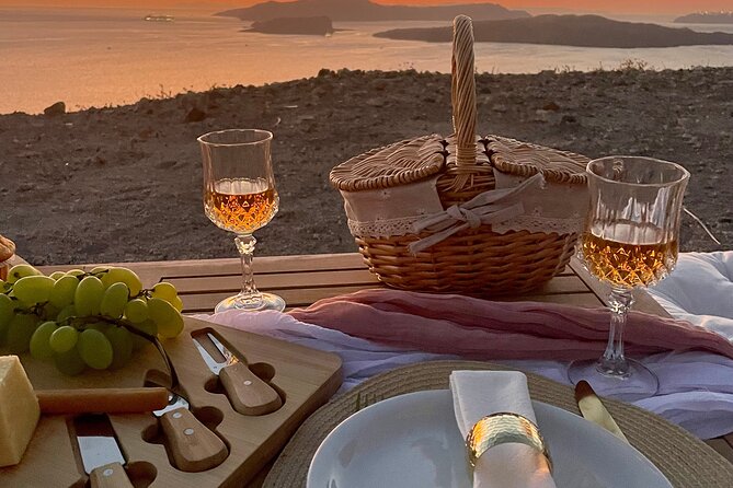 Aesthesis Sunset Picnic – Caldera View Edition - Your Caldera View Picnic Setup: Why It Feels Different