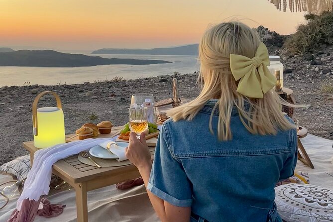 Aesthesis Sunset Picnic – Caldera View Edition - The Food and Wine: Local Bites Done in a Relaxed Way