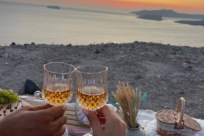 Aesthesis Sunset Picnic – Caldera View Edition - Pickup and Mobile Ticket: The Easy Start Matters