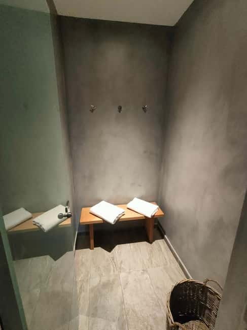 Akrotiri: Aromatherapy Couples Massage - Aromatherapy massage: essential oil blends and real relaxation