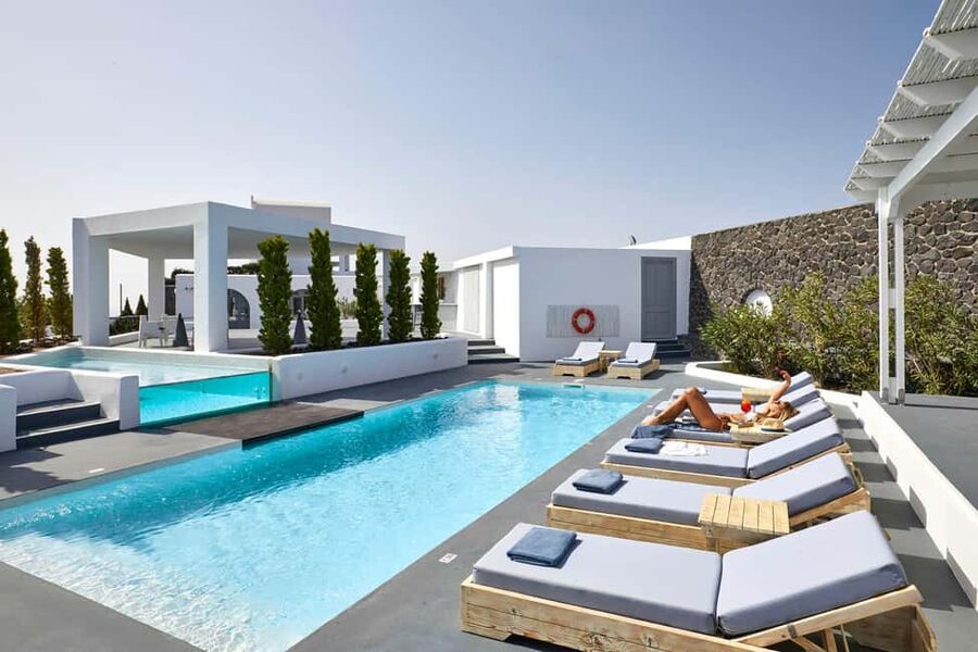 Akrotiri:Departure Day Spa Experience Couples Massage & Pool - Optional Food: How to Handle Lunch or Dinner