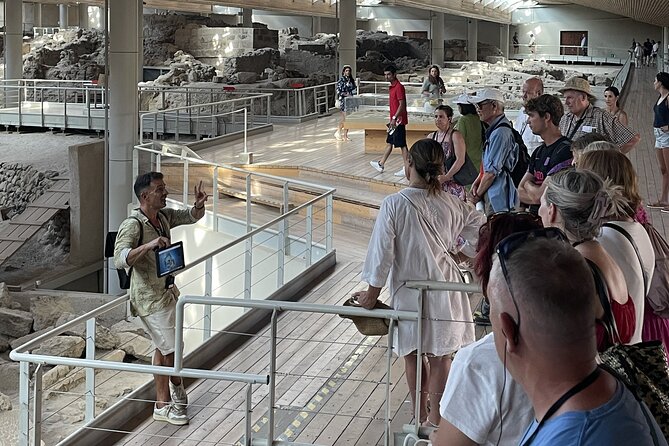 Akrotiri Private Guided Tour with an Archaeologist - Should you book this Akrotiri private archaeologist tour?