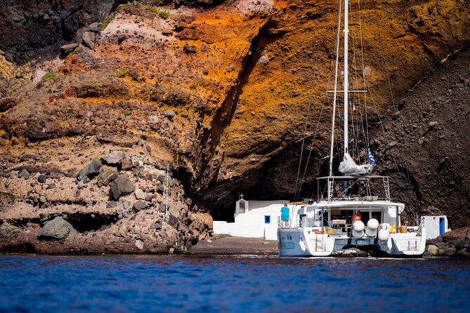 Beautiful Day Catamaran Caldera Cruise incl. Meal & Drinks - Crew and Small-Boat Service: The Difference Between Nice and Excellent