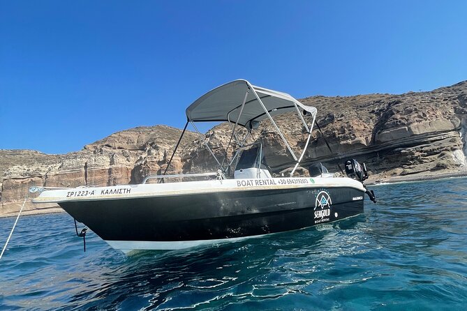 Boat Rental in Santorini - Entering Santorini through Ammoudi Bay