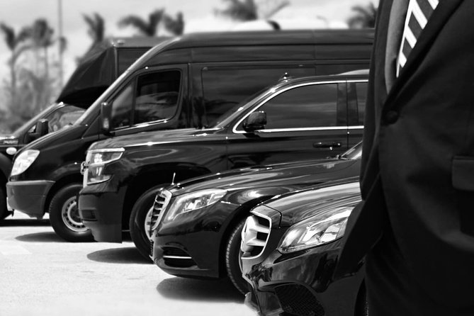 Departure Transfer To Santorini Airport - Inside the Vehicle: Luggage Space, Clean Comfort, and Driver Help