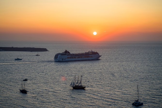 Discover Santorini Private Tour - How this 5-hour private format keeps Santorini manageable