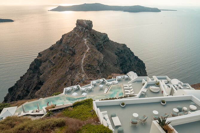 Discover Santorini’s Best in One Day - The real appeal of Santorini in one 5-hour loop