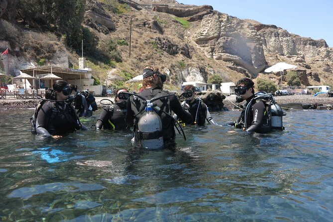 Discover Scuba Diving in the Caldera of the Volcano in Santorini - From gear-up to first breaths: waist-deep practice off the shore