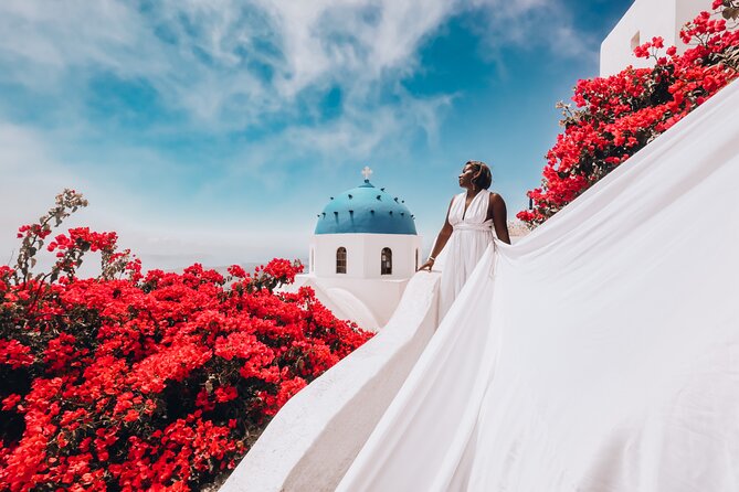 Exclusive Santorini Flying Dress Photoshoot with Pickup - Getting the vibe right: this is a portrait session, not a theme park ride