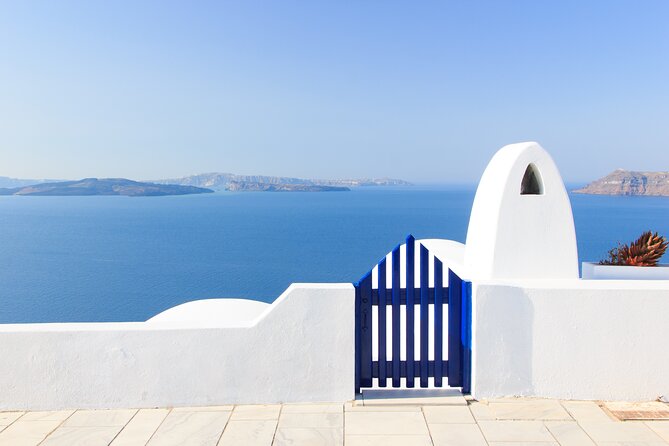 Explore Oia(IA) - Private Guided Tour - Getting there from Fira: cable car meeting point and timing