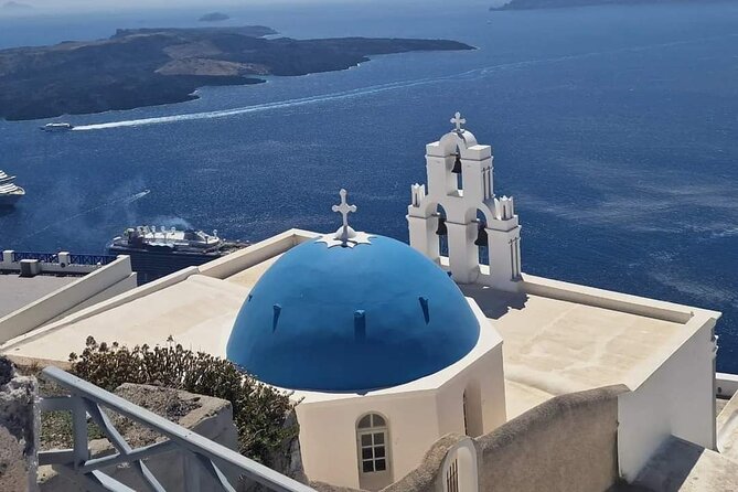 Explore Santorini in 3 hours With a Local Guide - How the guide’s personality shows up in real life