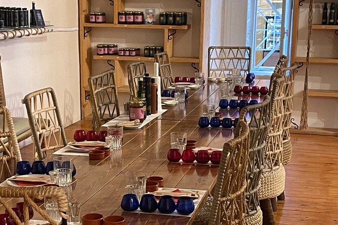 Extra virgin olive oil And Honey Tasting - Honey tasting: flower vs pine (and how to not treat it like candy)