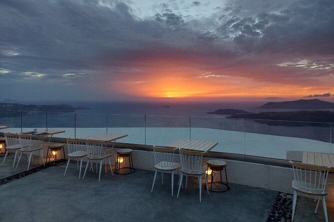 Flavors of Santorini Food and Wine Private Sunset Tour - Dinner at the water: Santorini classics with a family-farmed angle