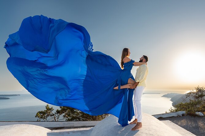Flying Dress © Photoshoot in Santorini: Happy Birthday Package - Booking and dress choice: the part that sets you up for good photos