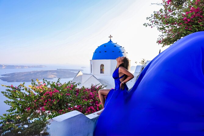 Flying Dress Photoshoot in Santorini - iconic views (WE DO MAGIC) - Timing: when to book for the look you want