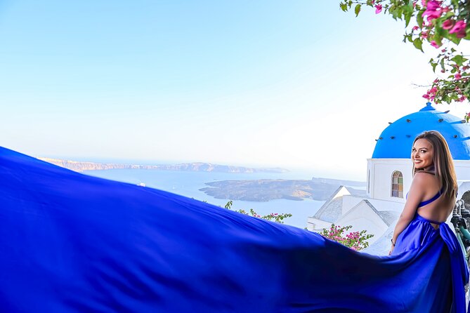 Flying Dress Photoshoot in Santorini - iconic views (WE DO MAGIC) - Who this is best for in Santorini