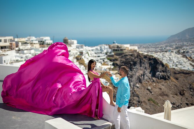 Flying Dress Photoshooting Santorini - Meeting point basics in Oia (and how not to waste time)