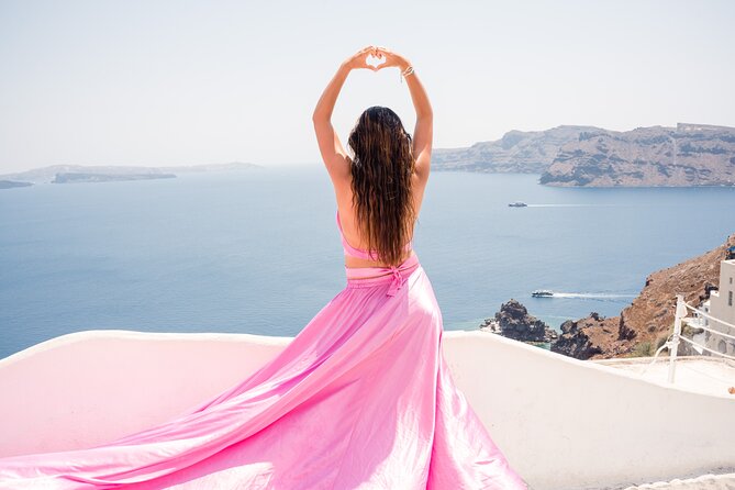 Flying Dress Santorini Photoshoot - The pop-up fitting room: comfort, changing time, and the dress setup