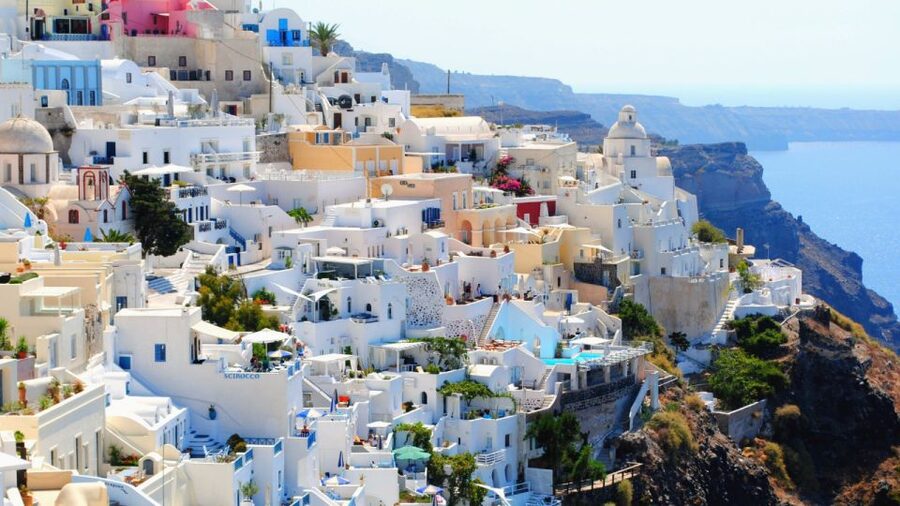 From Heraklion/Crete: Santorini Island Guided Day Trip - The bus ride to Fira: a quick change in pace