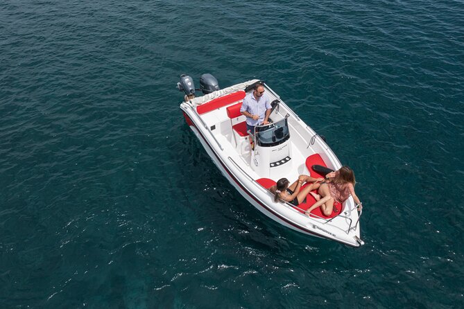 Full Day Boat Rental Without a License in Santorini - A 10am launch and an after-sunset return: how your day can flow