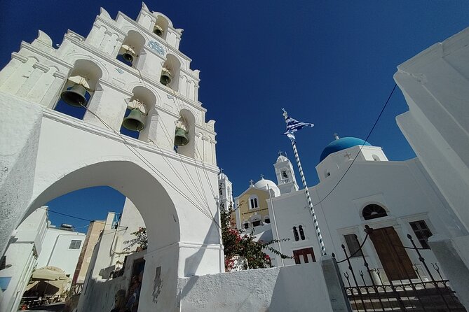GreekAmerican guide Themistoklis to tour beautiful Santorini. - Meeting up in practice: how pickup really works