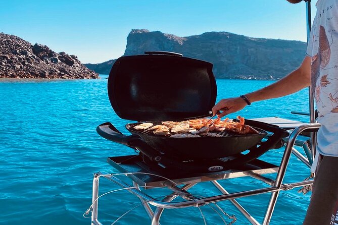 Half-Day Exclusive Catamaran Cruise in Santorini with Meal and Open Bar - Volcano Hot Springs: The Warm-Water Detour That Changes the Mood