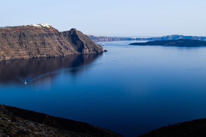 Hiking activity through the volcanic land of wonder - Oia traditional walk: 19th-20th century village life