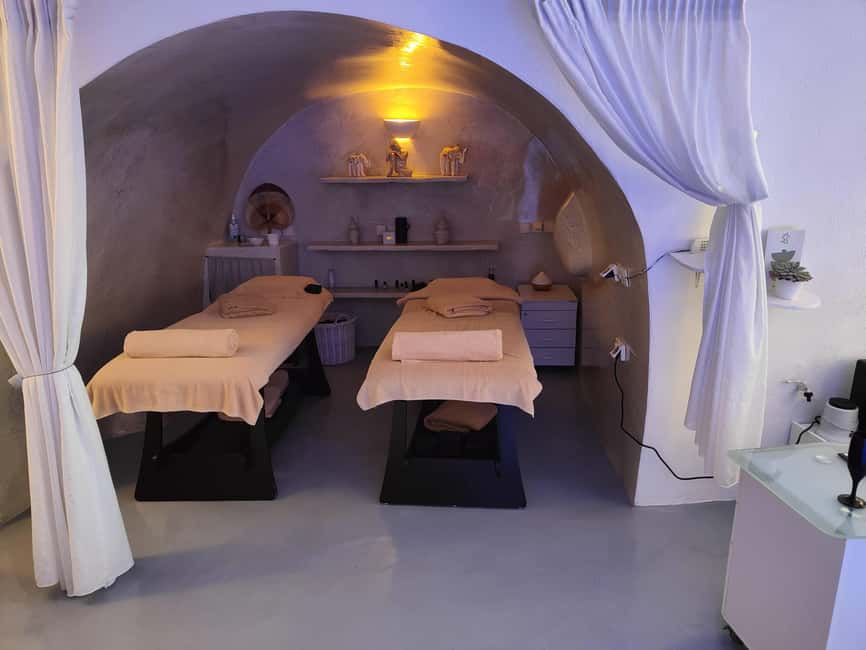 Imerovigli: Aromatherapy Couples’ Massage - Therapists, gender requests, and possible extra charges
