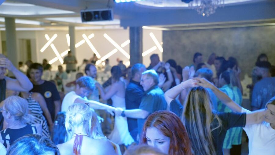 Kamari: Greek Show, Buffet Dinner, and Drinks at Dimitris - Plate Smashing for Good Luck: How It Works and What to Expect