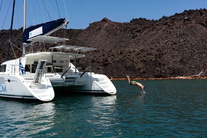 Luxury Caldera Cruise with a rich BBQ meal and drinks! - Volcano Yachting’s small-group luxury vibe on the Vasiliki