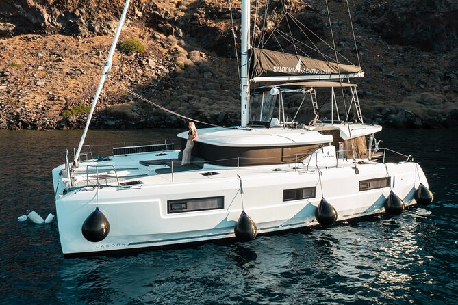 Majestic Catamaran Caldera Cruise with Snacks, Meal & Drinks - Food, drinks, and Wi-Fi: the on-board experience that makes it feel like a treat
