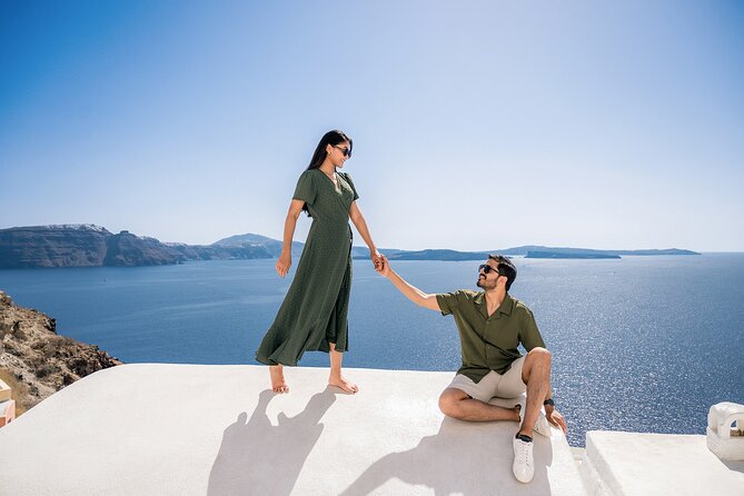 Memories of Santorini - Photoshoot in Oia - Oia Main Street photo walk: reportage meets posed portraits