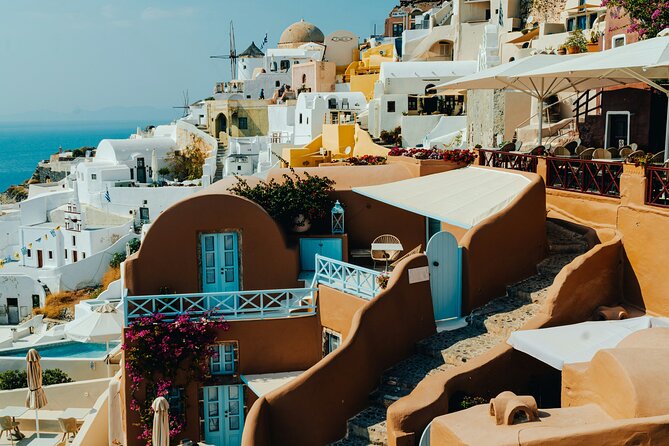Odyssey of the Secrets of Santorini - A 3-hour Private Tour - Oia for 90 minutes: blue domes, shops, and leisure time
