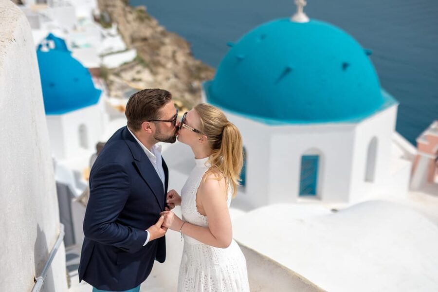 Oia: Couple photoshoot with 30 edited Photos - What a 30-minute to 1-hour photoshoot really looks like