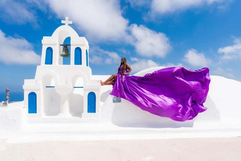 Oia: Santorini Photoshoot with Flying Dress Rental Option - 50 edited photos: what that changes for you