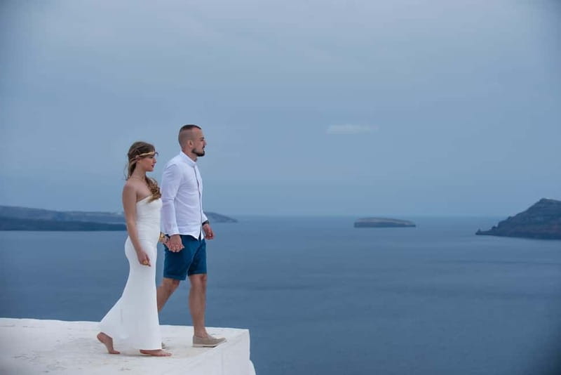 Oía: Santorini Professional Photoshoot with Edited Photos - Price and Value: $176 for a Private Group That Produces Edited Results