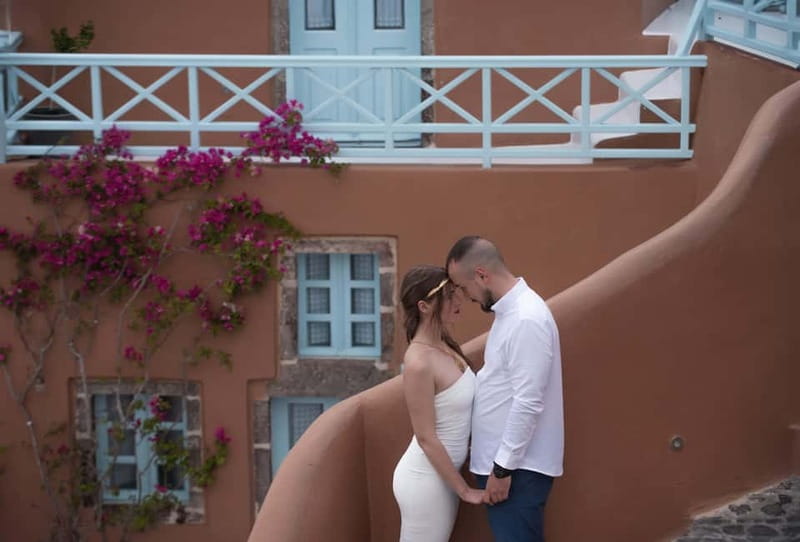 Oía: Santorini Professional Photoshoot with Edited Photos - What to Bring (and What You’ll Miss) So You Don’t Get Surprised