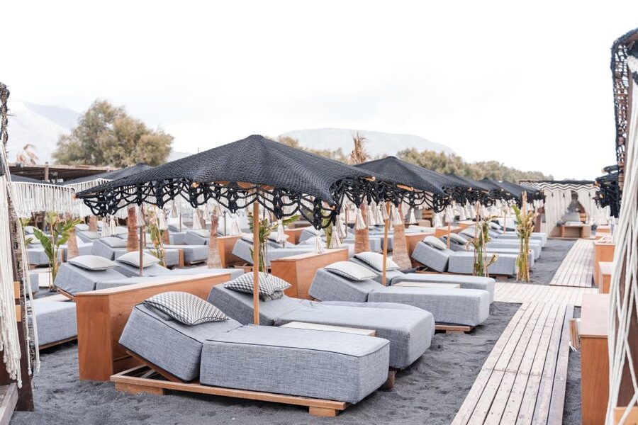 Perivolos Beach: Sun-Bed Experience FortyOne Bar Restaurant - Quick Highlights: FortyOne Bar at Perivolos Beach