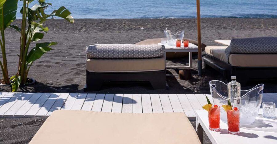 Perivolos Beach: Sun-Bed Experience FortyOne Bar Restaurant - Sunbeds vs. Cabanas: Choose the Right Day Setup