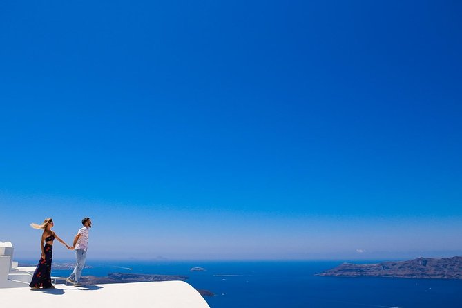 Personal Travel and Vacation Photographer Tour in Santorini - Oia Main Street: Classic Santorini Looks With Better Strategy