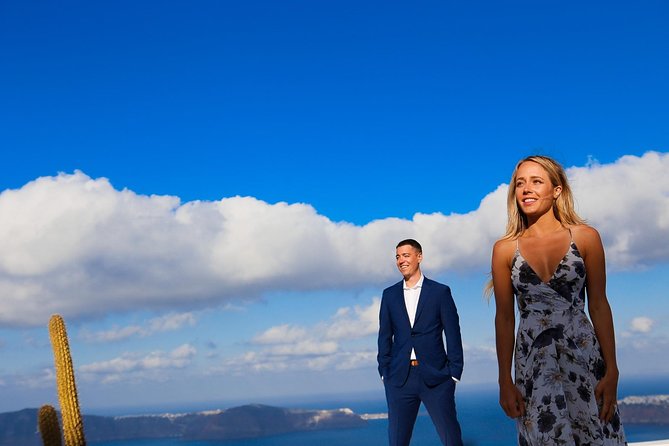 Personal Travel and Vacation Photographer Tour in Santorini - Working With Your Photographer: Posing, Patience, and Real-Life Adaptation