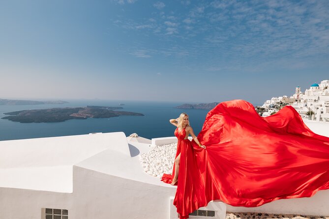 Premium Flying Dress Experience with Hotel Pick up & drop off - The Blue Dome stop in Imerovigli: why this location works for flying dress photos