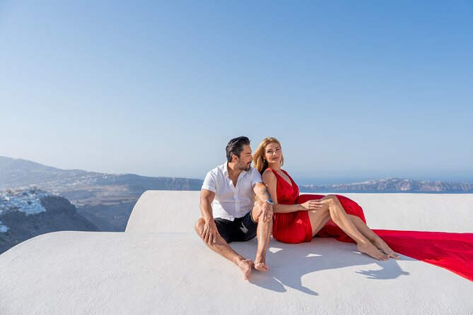Premium Flying Dress Photoshoot Santorini with Pick up&Drop off - Photos Delivery: 20 Edited Shots Plus Raw Files