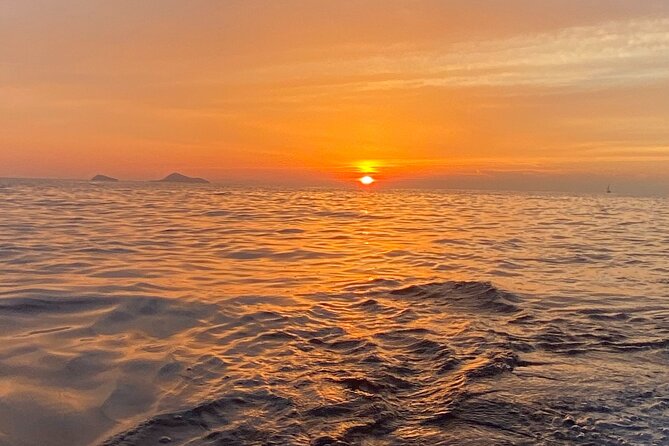 Private all included yacht Tour in Santorini - On Board: Crew Energy, Comfort, and Small Extras That Matter